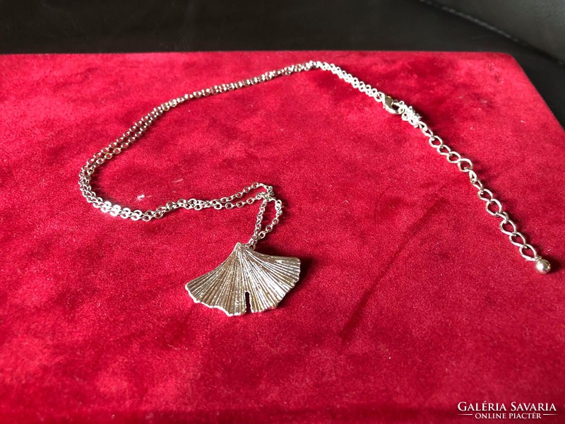 Necklace with ginkgo leaf