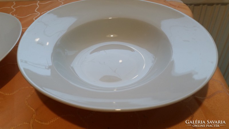 Porcelán, VARDAGEN 2 db ovális mély tányér, 1 db kerek mély salátás tányér eladó!