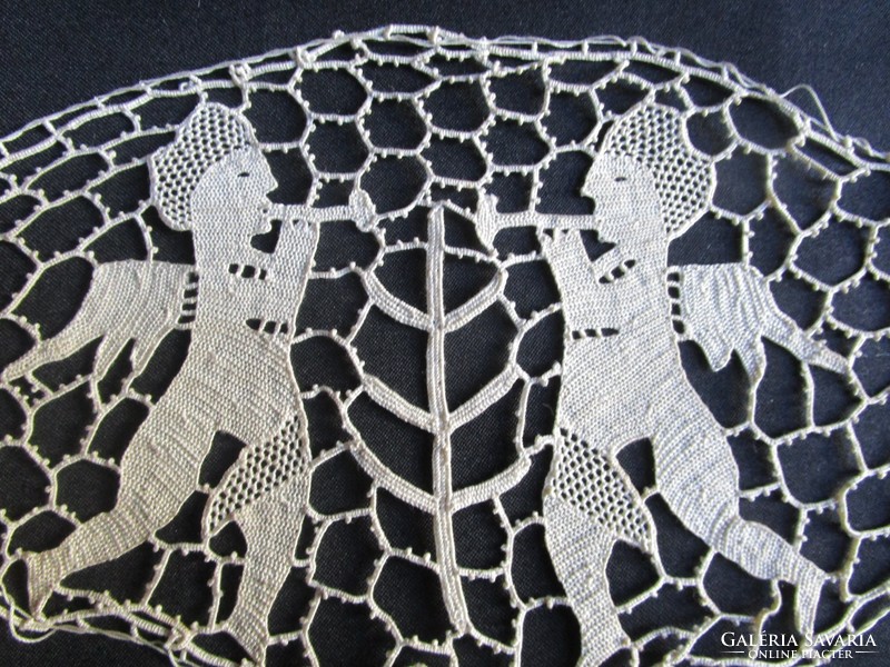Art Nouveau vert lace vert lace tablecloth insert pair of figural angels precious Hungarian handwork 1918