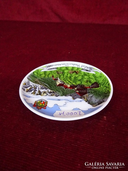 Alb. The center of the Swiss porcelain table is 9.7 cm in diameter. With the coat of arms of Liechtenstein. He has!