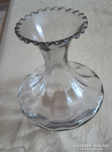 Decorative blown glass vase, 15.5 cm high