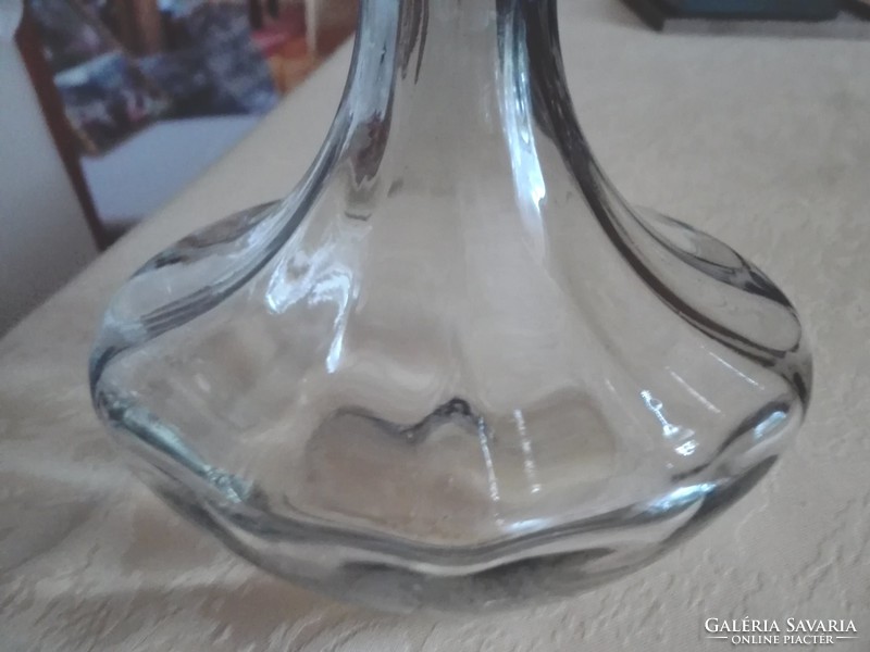 Decorative blown glass vase, 15.5 cm high