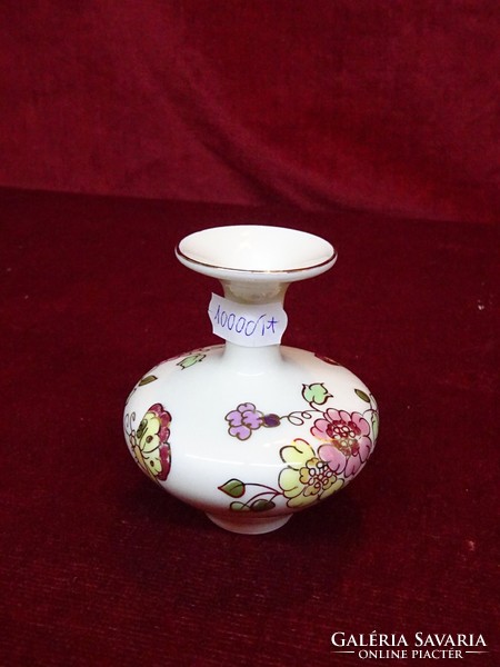 Zsolnay porcelán pillangó mintás váza, jelzése 10052/026. Vanneki!