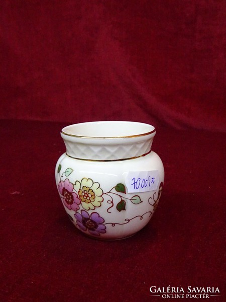 Zsolnay porcelain butterfly vase, 7 cm high. He has!