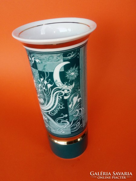 Száz Endre által tervezett Hollóházi jelzett, porcelán váza