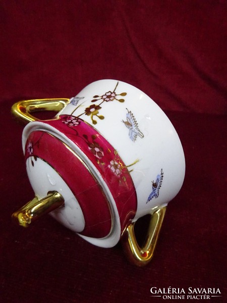 Hand-painted, richly gilded sugar bowl. 8.5 cm high. He has!