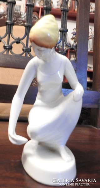 Hollóháza diving girl - Class 1 porcelain figure