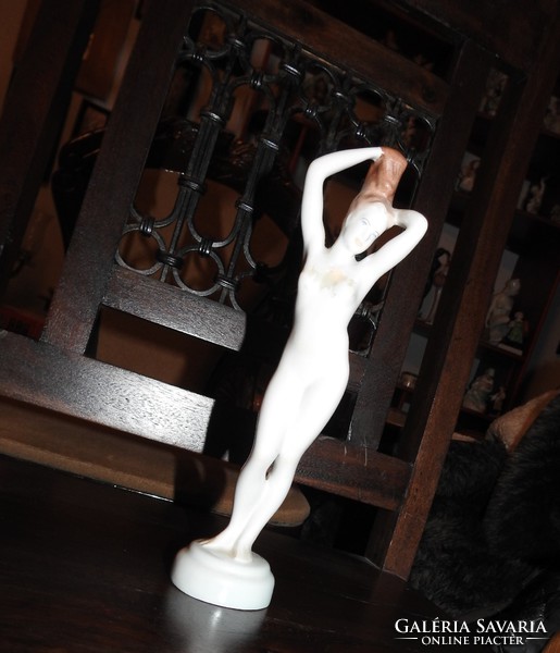 Aquincum nude woman - nude - nude woman adjusting her hair