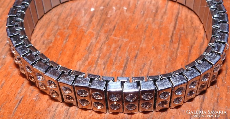 Double row stone metal expandable bracelet