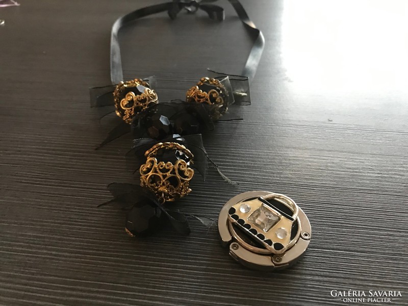 Elegant black necklace and gift bag holder