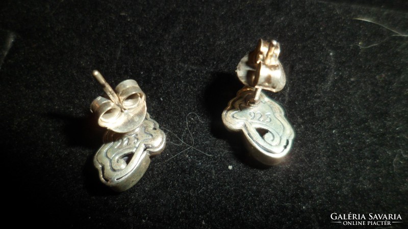 Silver earrings / garnet
