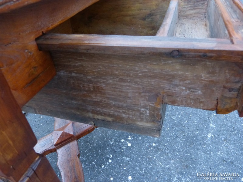 Antik copf asztal