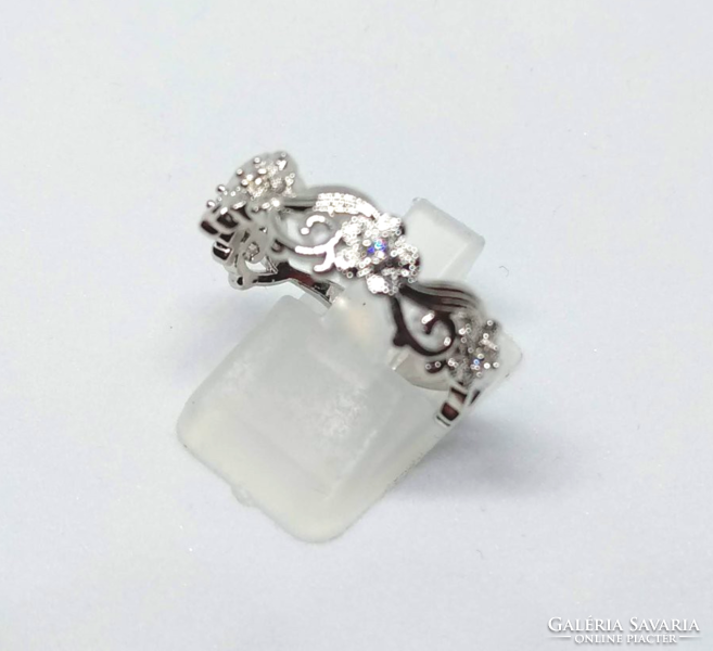 925-s finomságú ezüsttel töltött gyűrű, fehér topáz kristályokkal