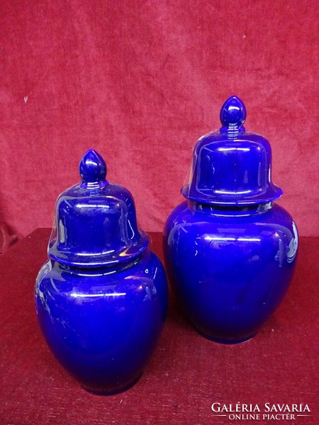 Cobalt blue beautiful vase with lid, 28 cm high. He has!