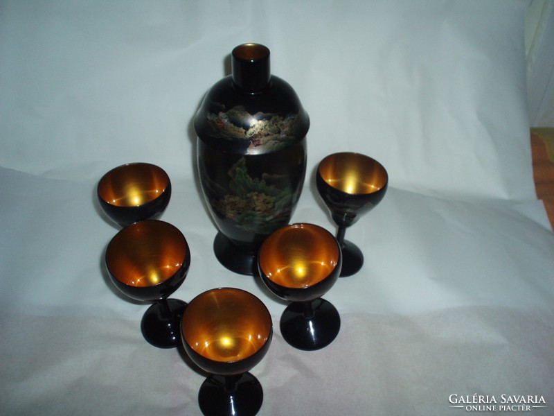 Chinese lacquer jar with 5 glasses