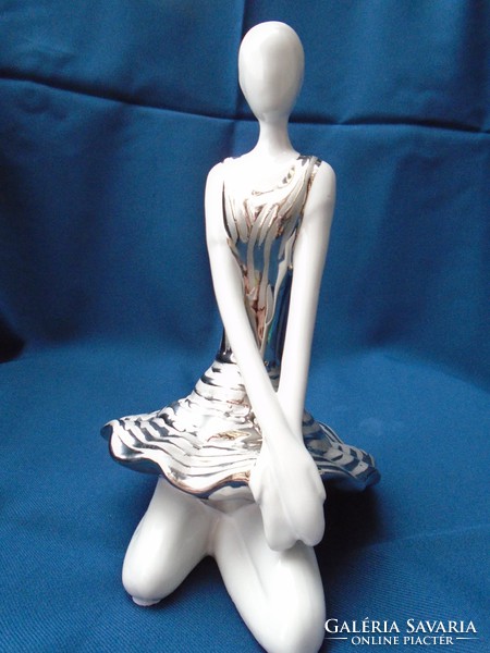 Gyönyörű limitált szériás jelzett balerina hölgy arc nélküli  porcelán balerina !