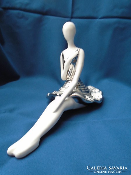 Beautiful limited edition marked porcelain faceless ballerina!!!!