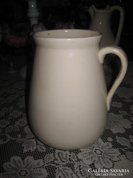 Zsolnay antique spout, in white, from the end of the 1800s, marked, 15 x 21 cm