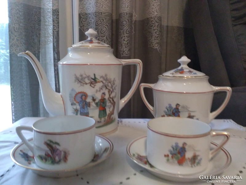 T unión tea set for two, with Japanese motifs