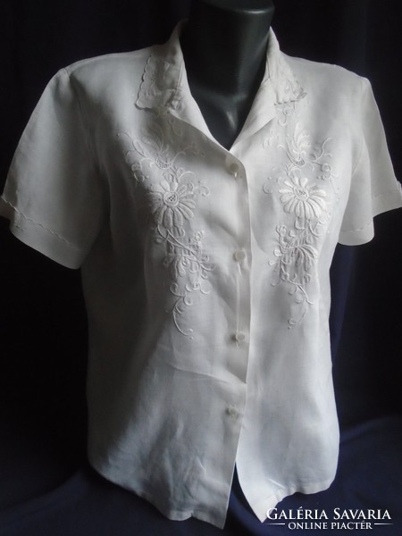 40's embroidered blouse.
