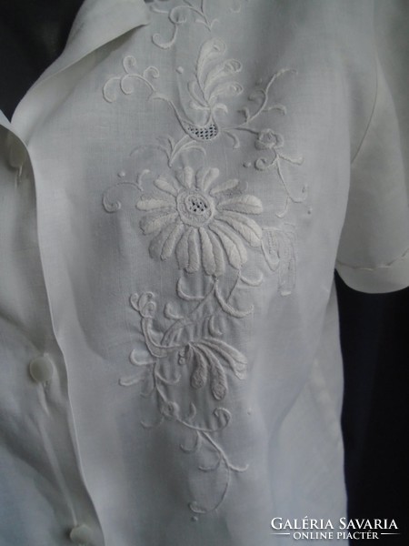40's embroidered blouse.