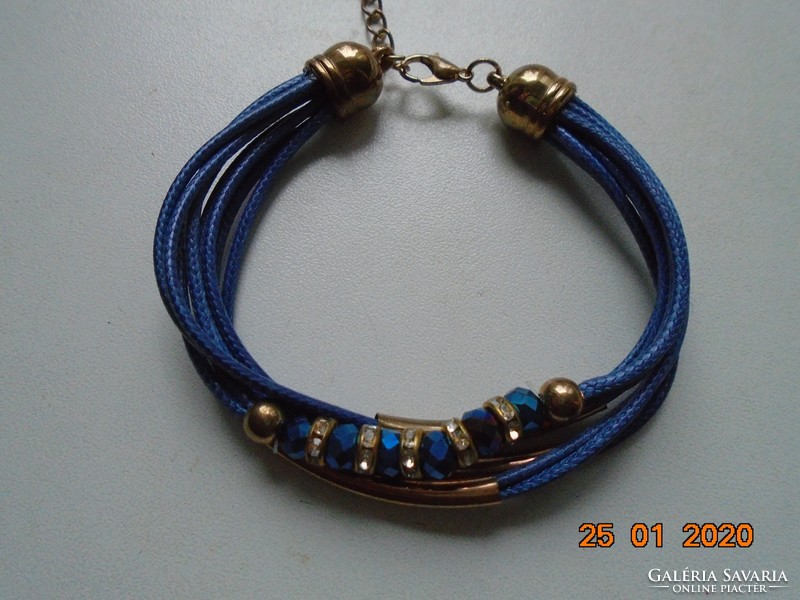 Gold-plated socket, with playful blue stones and swarovski crystal metal beads, bracelet