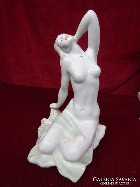 Bathing woman sitting on an aquincum porcelain pillow, 23 cm tall. He has!