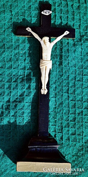IB. 23. Antik, CSONT Jézus Krisztus 10 cm,  29 cm-es talpas feszület, kereszt, korpusz.1780.