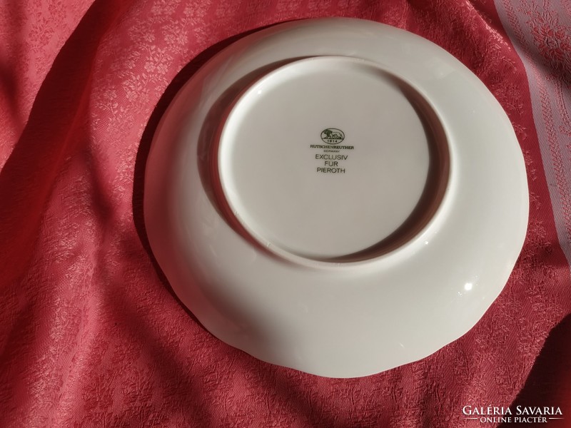 Kocsmai jelenet porcelán tányéron