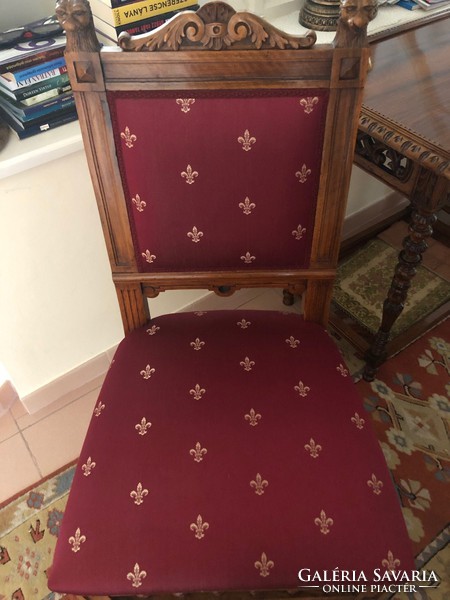 2 pcs for sale. A lounge chair and a table.