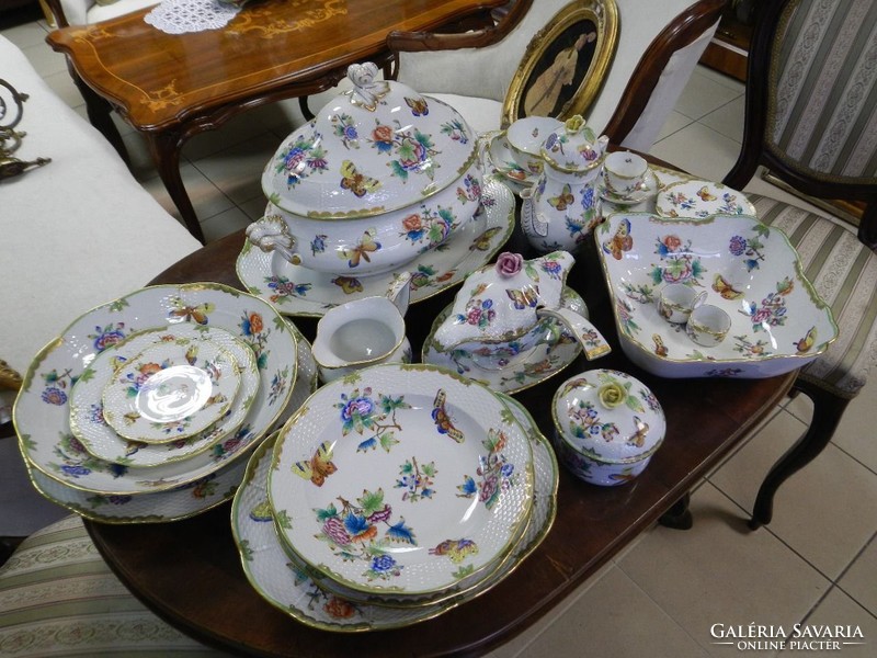 Extremely rare! 320Db. 24 Personal complete Herend tableware is a unique collection in the country!