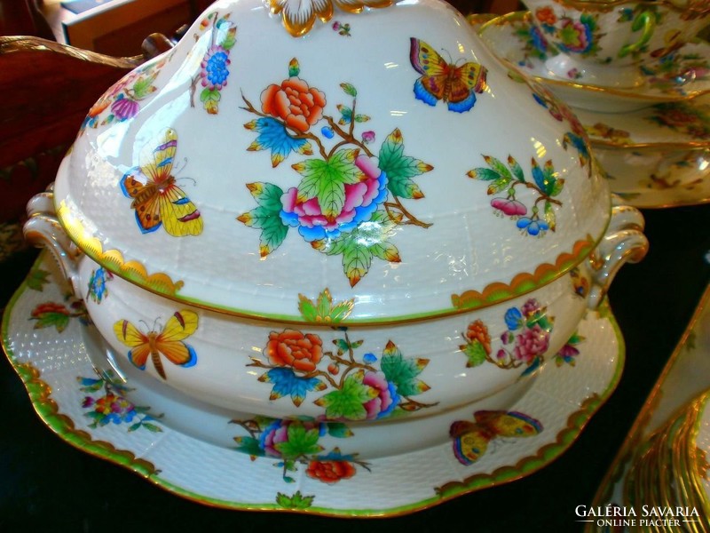 Extremely rare! 320Db. 24 Personal complete Herend tableware is a unique collection in the country!