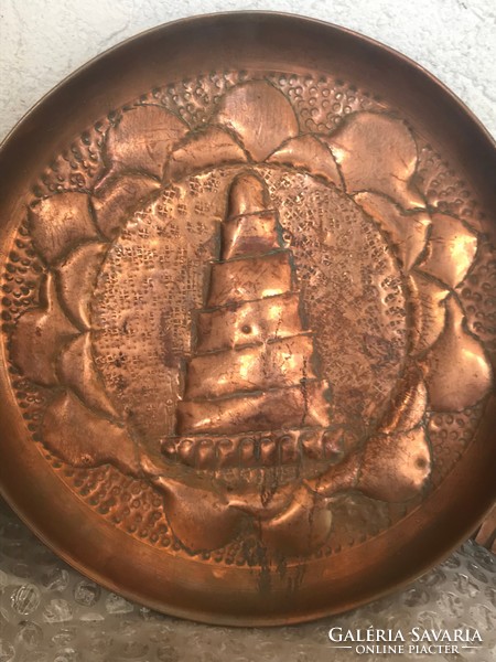 Antik szélcsengő bronzból dísztányérral