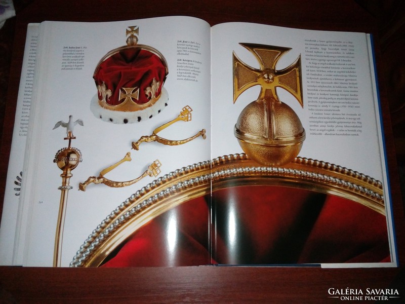 Guadalupi-fabianis: crowns, treasures, gems