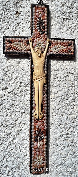 IB. 27. Antik CSONT Jézus Krisztus 12 cm, 29 cm kagylókkal feszület, kereszt, korpusz. 1780.