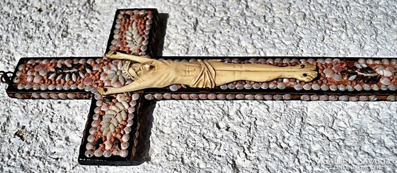 27. Antique bone of Jesus Christ 12 cm, 29 cm on a crucifix in shell, cross