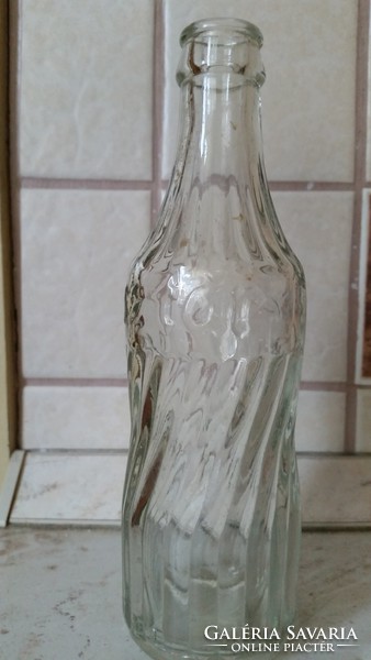 2 screw bottles for sale! Star old soda bottle, bottle