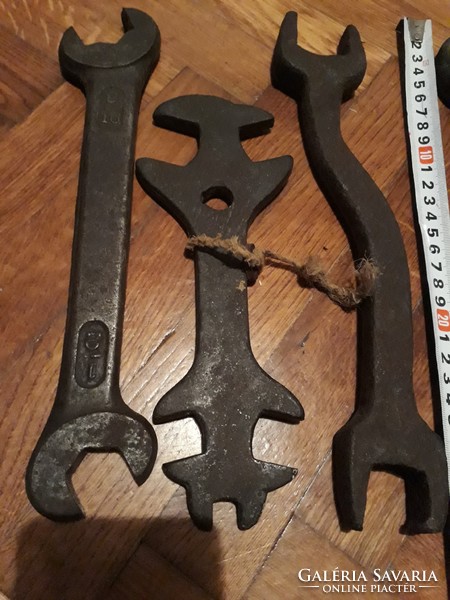 6 very old spanners