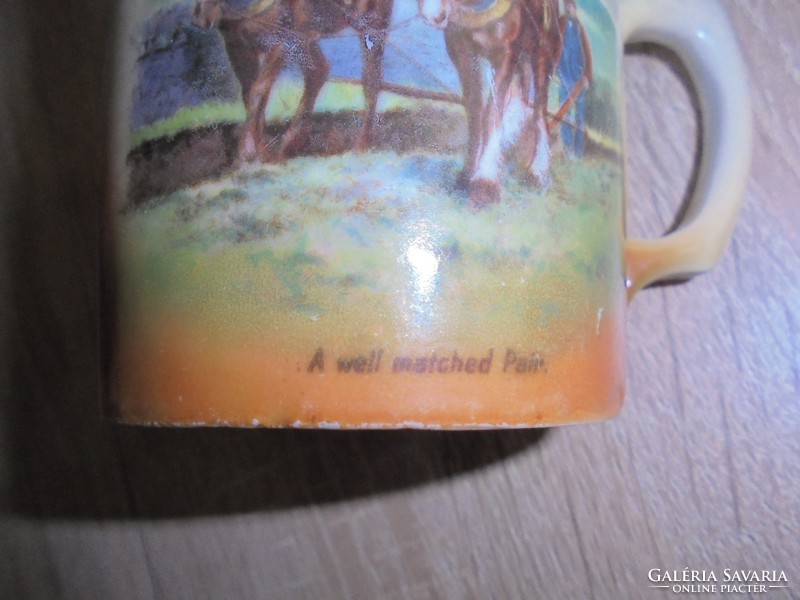 Porcelán csésze lovas dekorral