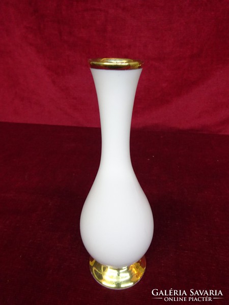 German porcelain quality vase from Seltmann bavaria, 16.5 cm high. He has!