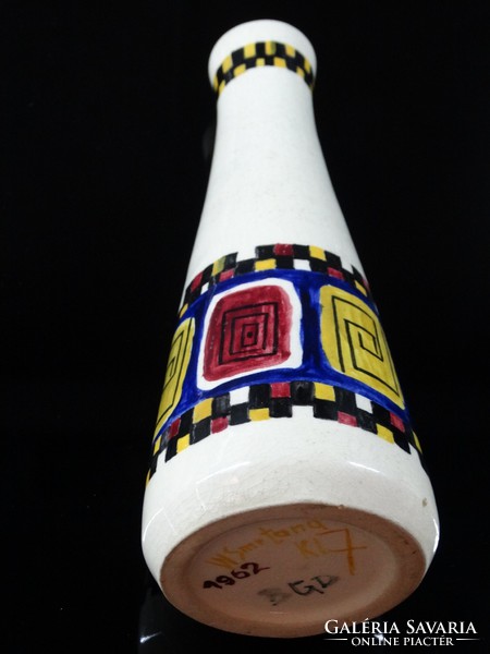 Retro kerámia váza 1962-ből, kézzel festett, jelzett