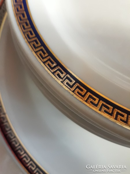 Zsolnay cake plates have a very rare gold pattern