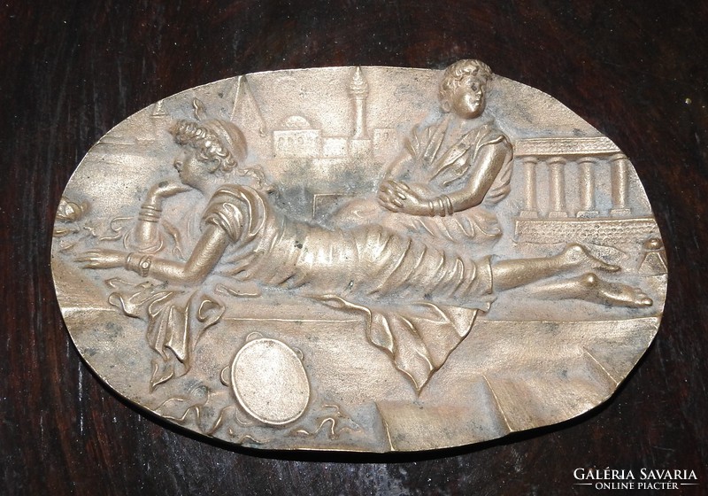 Bronz szecis  domborműves tál - asztalközép 17 cm