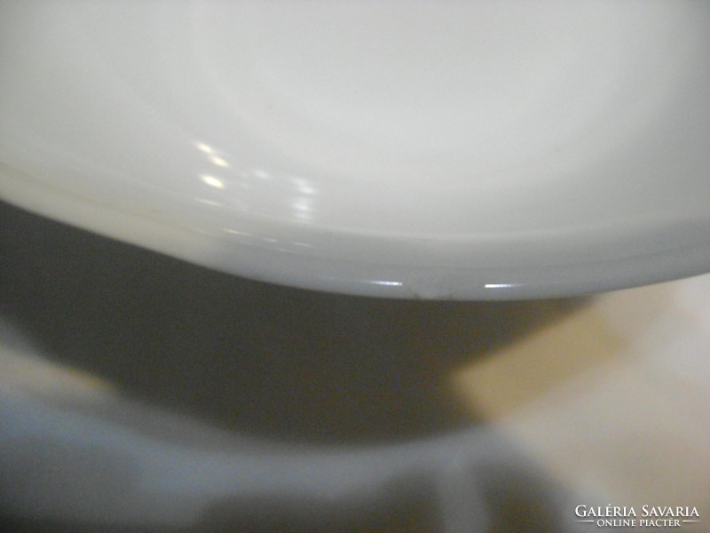 Régi hófehér porcelán pörköltes vagy köretes tál - két darab