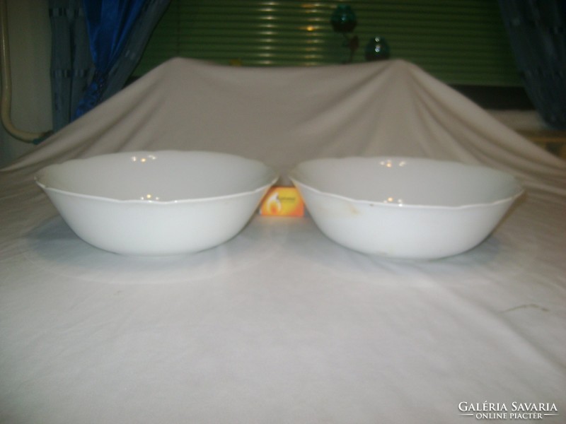 Régi hófehér porcelán pörköltes vagy köretes tál - két darab