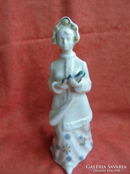 Orosz porcelán hókirálynő figura