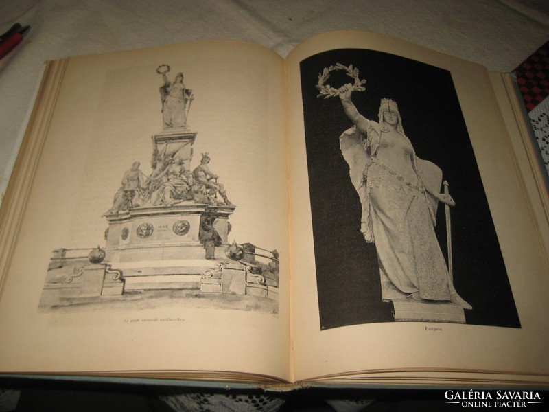 ARADI VÉR TANUK  ALBUMA   1890    írta  Varga Ottó  , szép állapot  21 x 29 cm