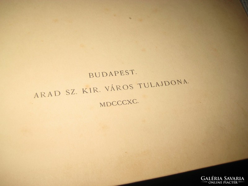 ARADI VÉR TANUK  ALBUMA   1890    írta  Varga Ottó  , szép állapot  210  x 290 mm