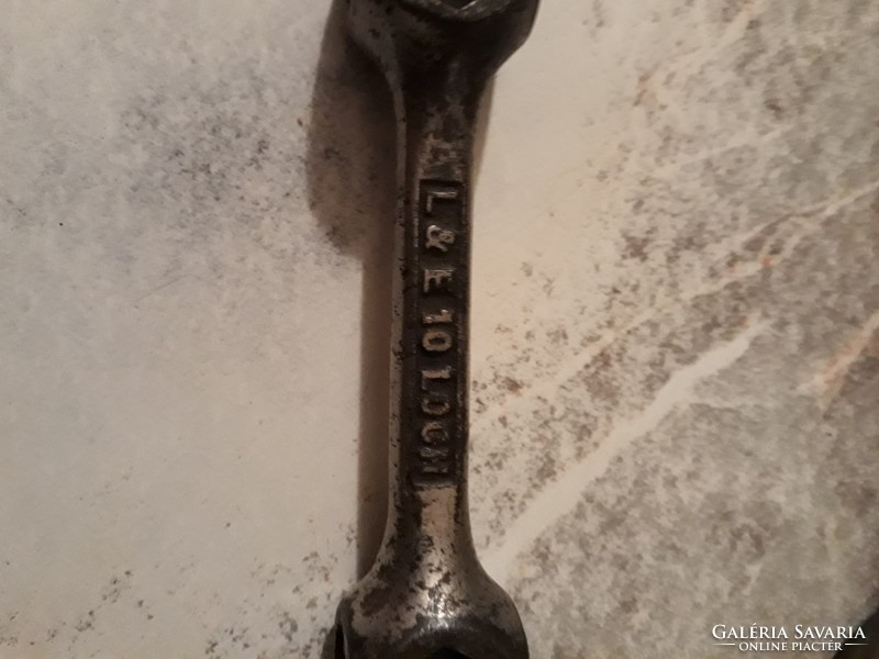 Tools for vintage vehicles (wrench)