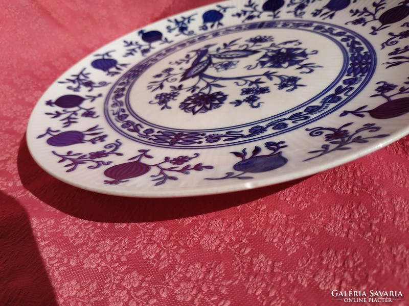 Porcelain serving bowl with onion pattern, dia. 24 Cm.